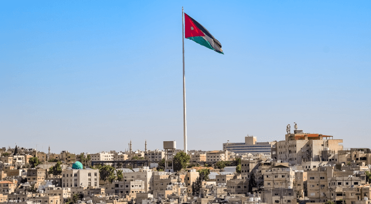 منطقة جبل النزهة والعلم الأردني