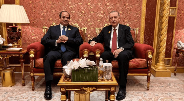 الرئيس التركي رجب طيب أردوغان ونظيره المصري عبد الفتاح السيسي