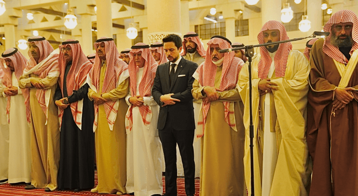 ولي العهد يشارك بتشييع جثمان والد الأميرة رجوة