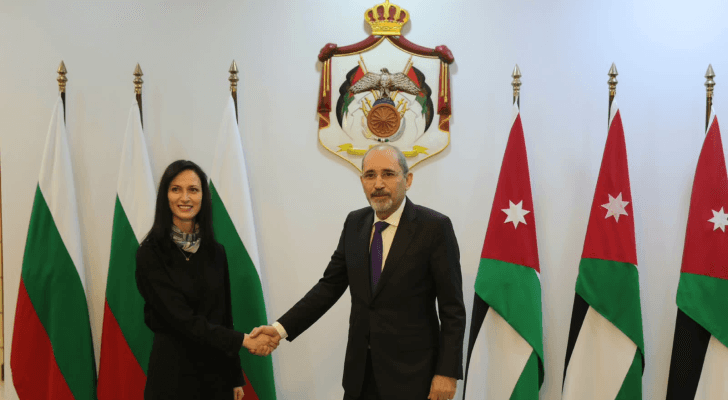 نائب رئيس الوزراء ووزير الخارجية ايمن الصفدي مع  نظيرته البلغارية ماريا غابرييل
