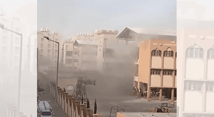 لحظ استهداف مدفعية الاحتلال المدرسة