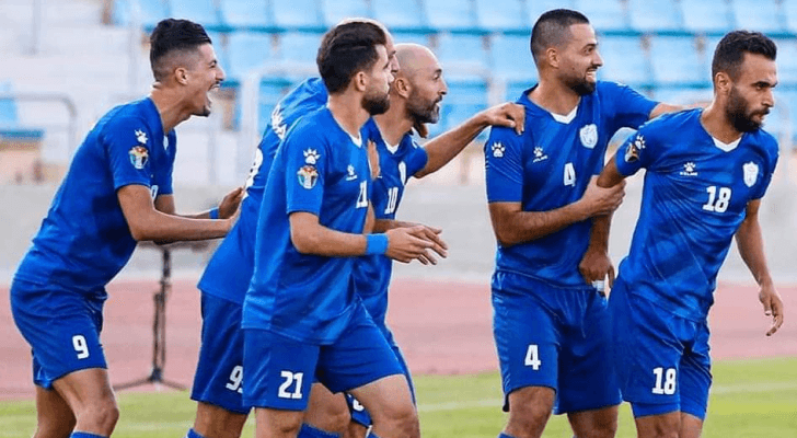 لاعبو شباب العقبة يحتفلون بفوز سابق
