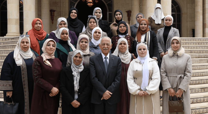 خلال لقاء رئيس الديوان الملكي الهاشمي يوسف العيسوي وفدا من سيدات محافظة معان