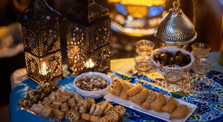 تمر وحلويات رمضان - تعبيرية