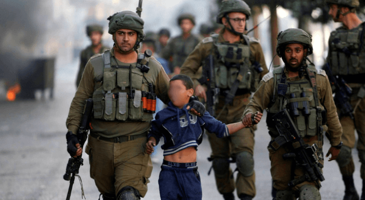 قوات الاحتلال تعتقل فلسطيني