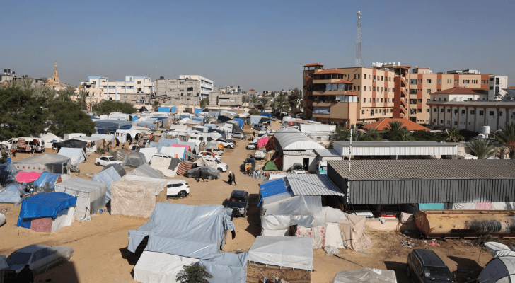 من محيط مجمع ناصر الطبي في قطاع غزة