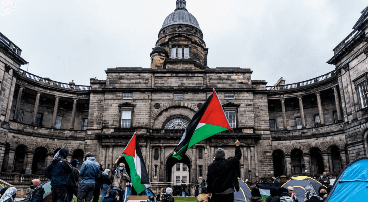 طلاب جامعة إدنبرة يحتجون دعما لفلسطين