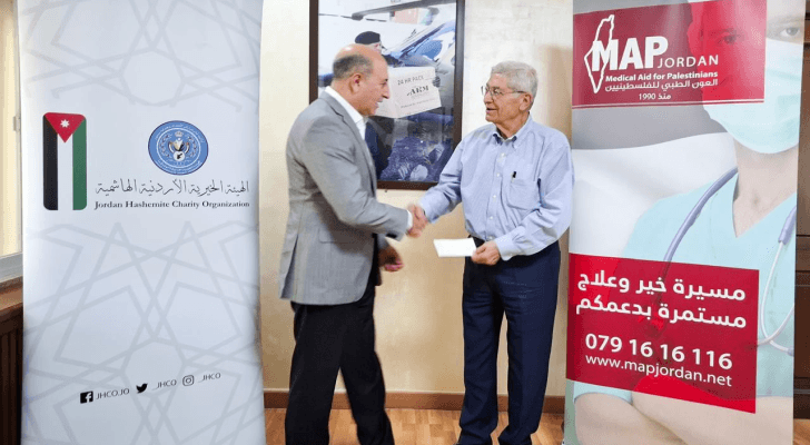 خلال تسليم رئيس الهيئة الإدارية للجمعية الأردنية للعون الطبي للفلسطينيين السيد ميشيل فائق الصايغ المساعدات