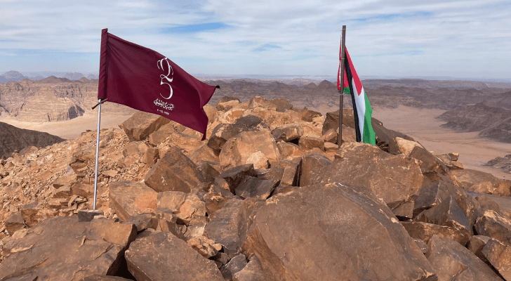 علم الأردن زعلم اليوبيل الفضي