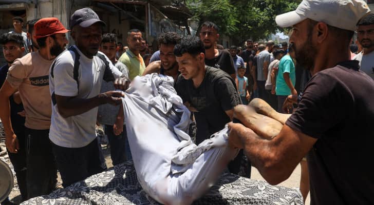 قوات الاحتلال تستهدف مخيم البريج وسط قطاع غزة