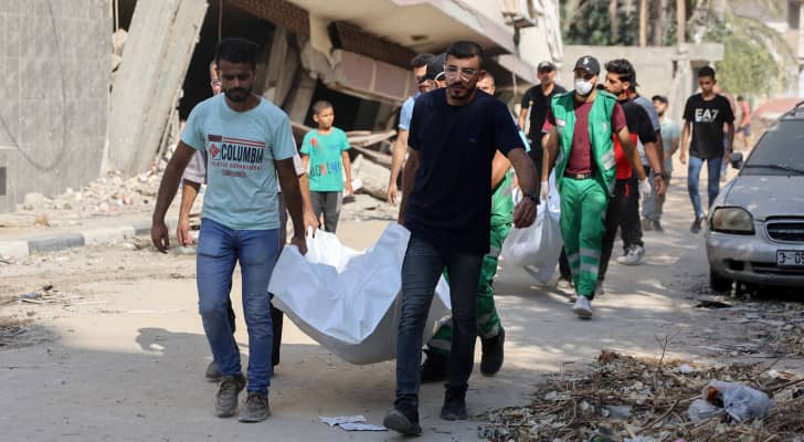 انتشال شهداء في قطاع غزة