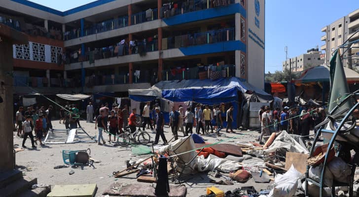 إحدى مدارس وكالة "الأونروا" في قطاع غزة والتي تحولت إلى مأوى للنازحين