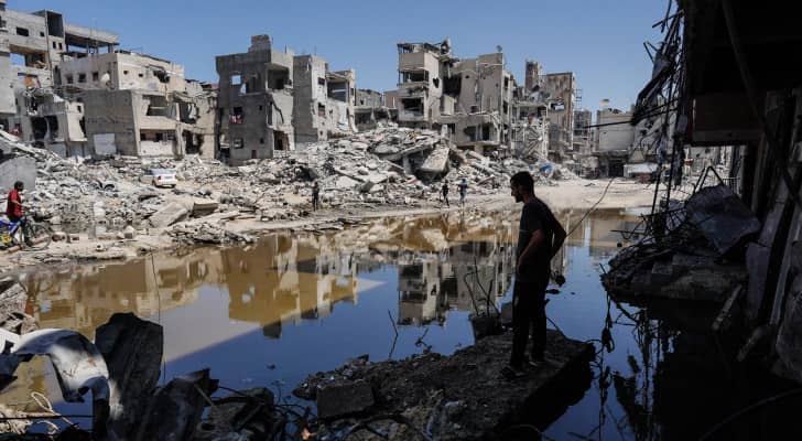 مبان دمرت في غزة جراء عدوان الاحتلال