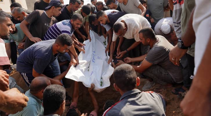 شهداء من عائلة قديح في خزاعة جنوب قطاع غزة