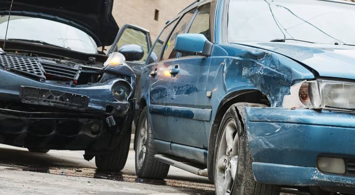 حادث تصادم بين مركبتين