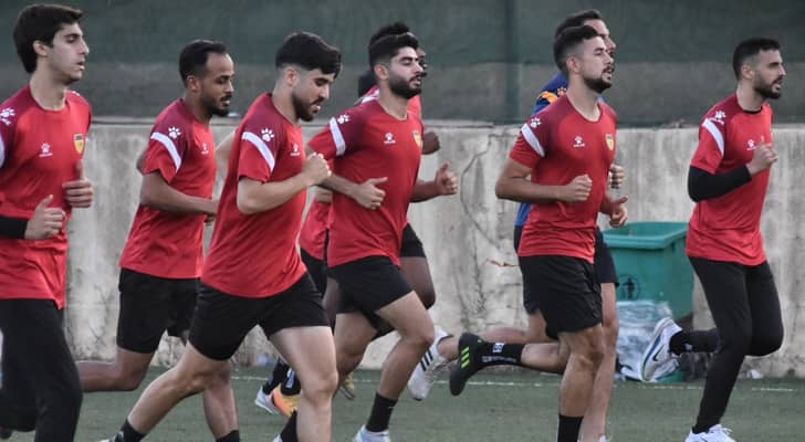 جانب من تدريبات نادي الحسين