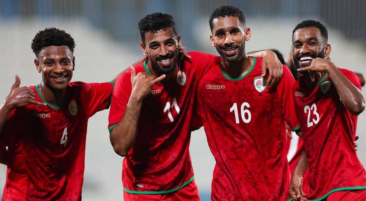 لاعبو المنتخب العماني بهدف سابق