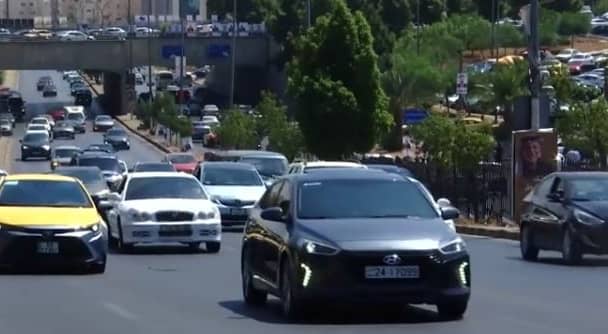 إزالة مفاجئة لجسر المشاة يعرقل وصول مستخدمي مجمع سفريات الشمال - فيديو