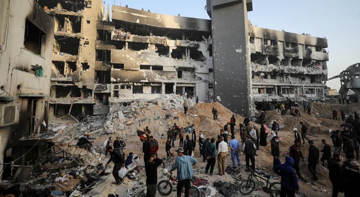 مستشفى الشفاء في غزة بعد أن دمره جيش الاحتلال - أرشيفية