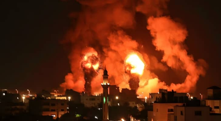 قصف عنيف على شمال قطاع فزة