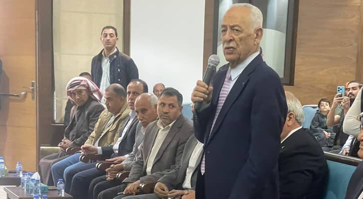 مندوبا عن الملك وولي العهد.... العيسوي يعزي عشيرة النصيرات