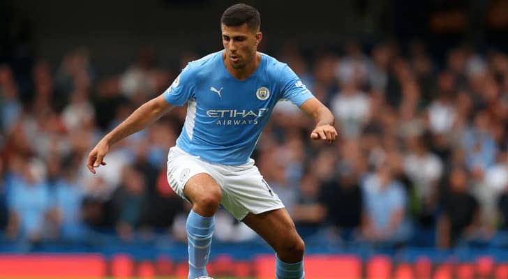 الإسباني لاعب الوسط الإسباني رودري