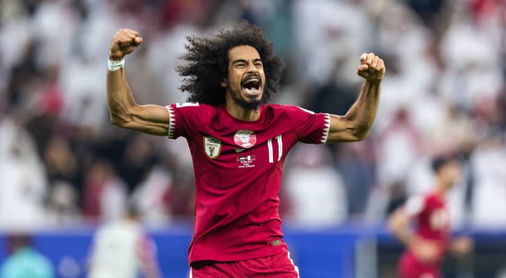 القطري أكرم عفيف يفوز بجائزة أفضل لاعب في آسيا
