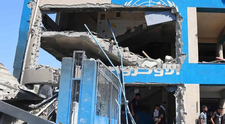 صورة أرشيفية لاستهداف مدرسة تابعة للأونروا