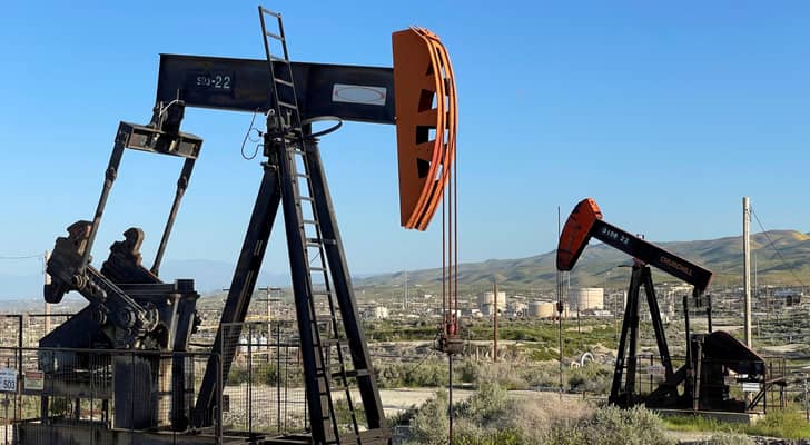 استخراج النفط - أرشيفية