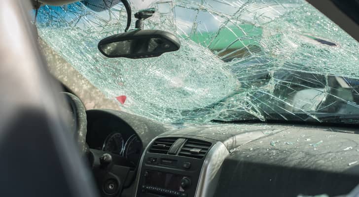 صورة تظهر تضرر مركبة بحادث مروري