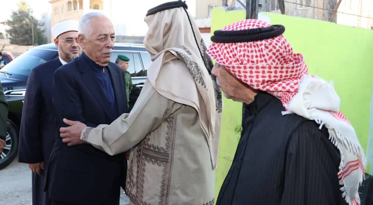 مندوبا عن الملك وولي العهد.. العيسوي يعزي عشيرتي الحنيفات والمحارمة