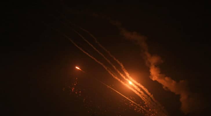 رشقة صاروخية