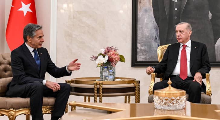 وزير الخارجية الأمريكي أنتوني بلينكن والرئيس التركي أردوغان