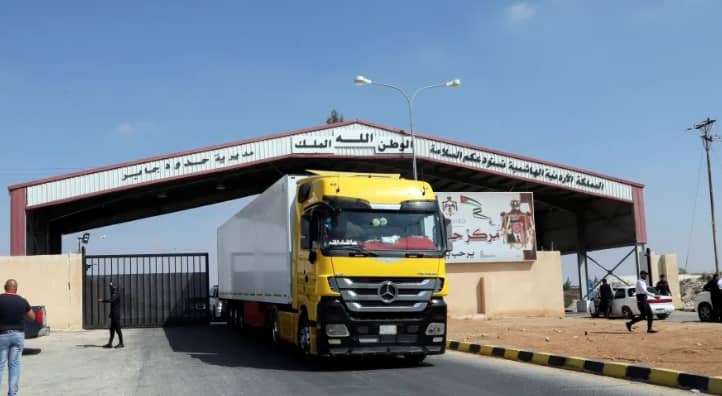 شاحنة تبادل تجاري بين الاردن وسوريا