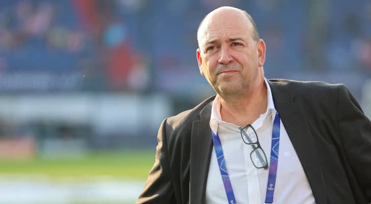 فيرناندو كارو رئيس نادي باير ليفركوزن