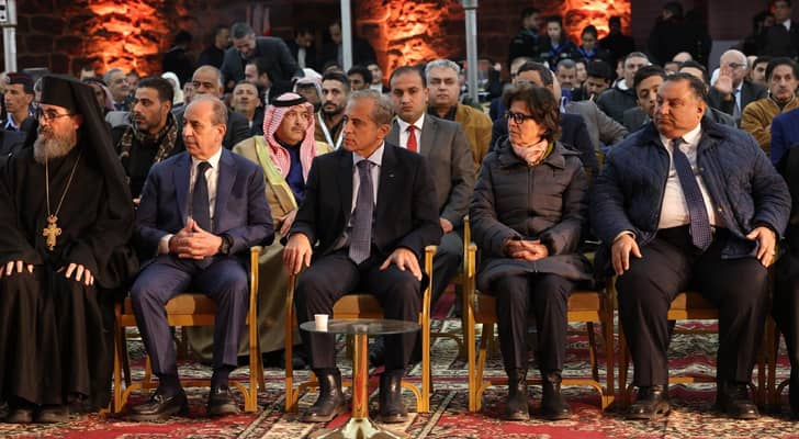 رئيس الوزراء جعفر حسان خلال اضاءة شجرة عيد الميلاد