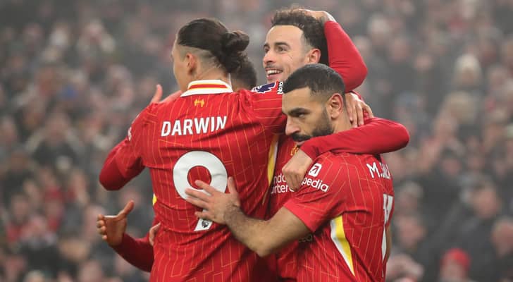 لاعبين نادي ليفربول