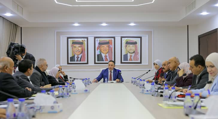 لجنة العمل النيابية اثناء اجتماعها