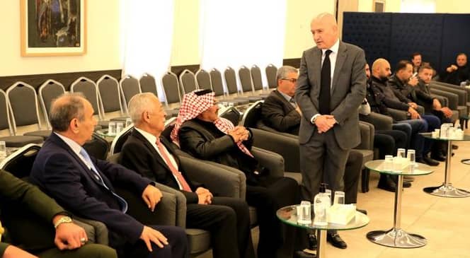 رئيس الديوان الملكي الهاشمي لدي تقديمه واجب العزاء