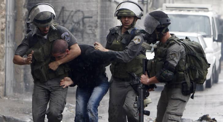 اعتقال فلسطيني في الضفة الغربية