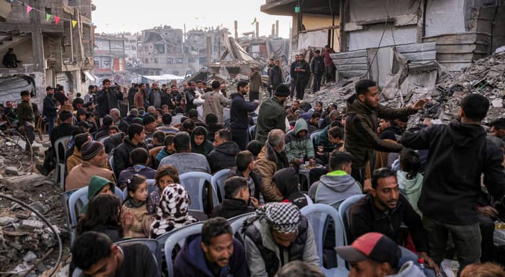خلال تنظيم إفطار جماعي للصائمين في قطاع غزة