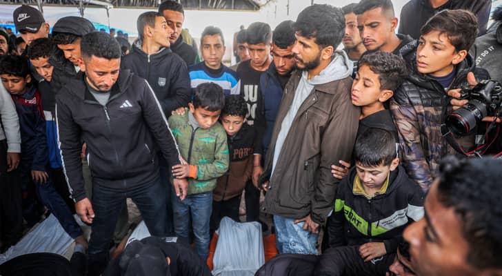 غزيون يودعون أحبائهم الذين ارتقوا في عدوان الاحتلال على غزة