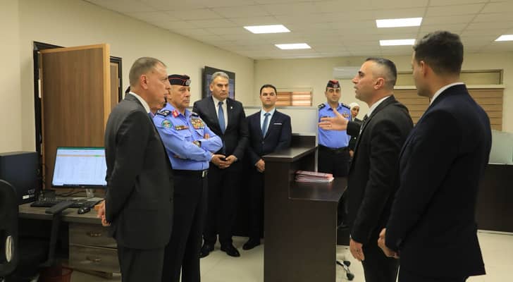 وزير الداخلية مازن الفراية
