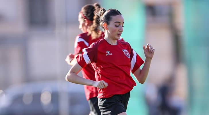 لاعبة المنتخب الوطني روزبهان فريج