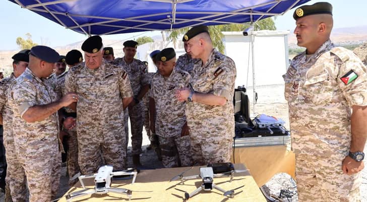 اللواء الركن الحنيطي يتفقد واجهة المنطقة العسكرية الشمالية