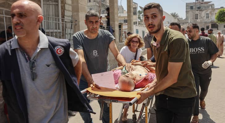 ارتفاع حصيلة الشهداء بقصف الاحتلال على كنيسة العائلة المقدسة في غزة