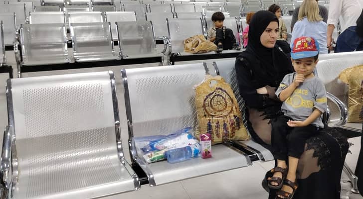 فلسطينية قادمة من غزة لعلاج ابنها في الأردن
