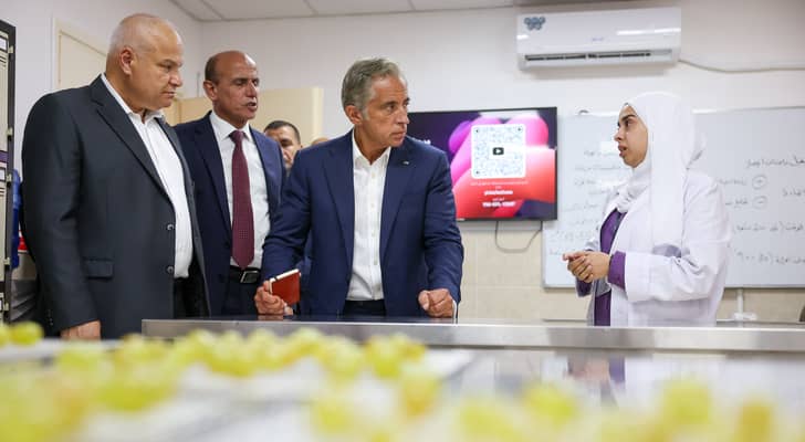 رئيس الوزراء يوجه بزيادة مدد برامج التدريب المهني وتعزيز استفادة الخريجين من برامج التمويل