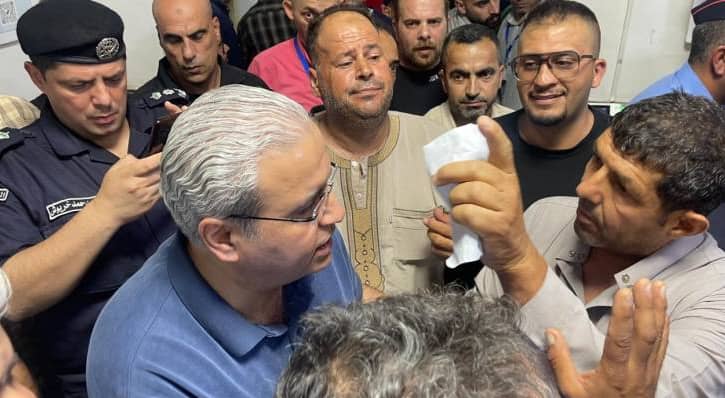 وزير الصحة د. إبراهيم البدور في مستشفى الزرقاء الحكومي