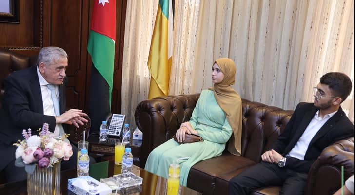 الأوائل في "التوجيهي" العلمي يزورون الجامعة الأردنية ويطلعون على بيئتها الأكاديمية